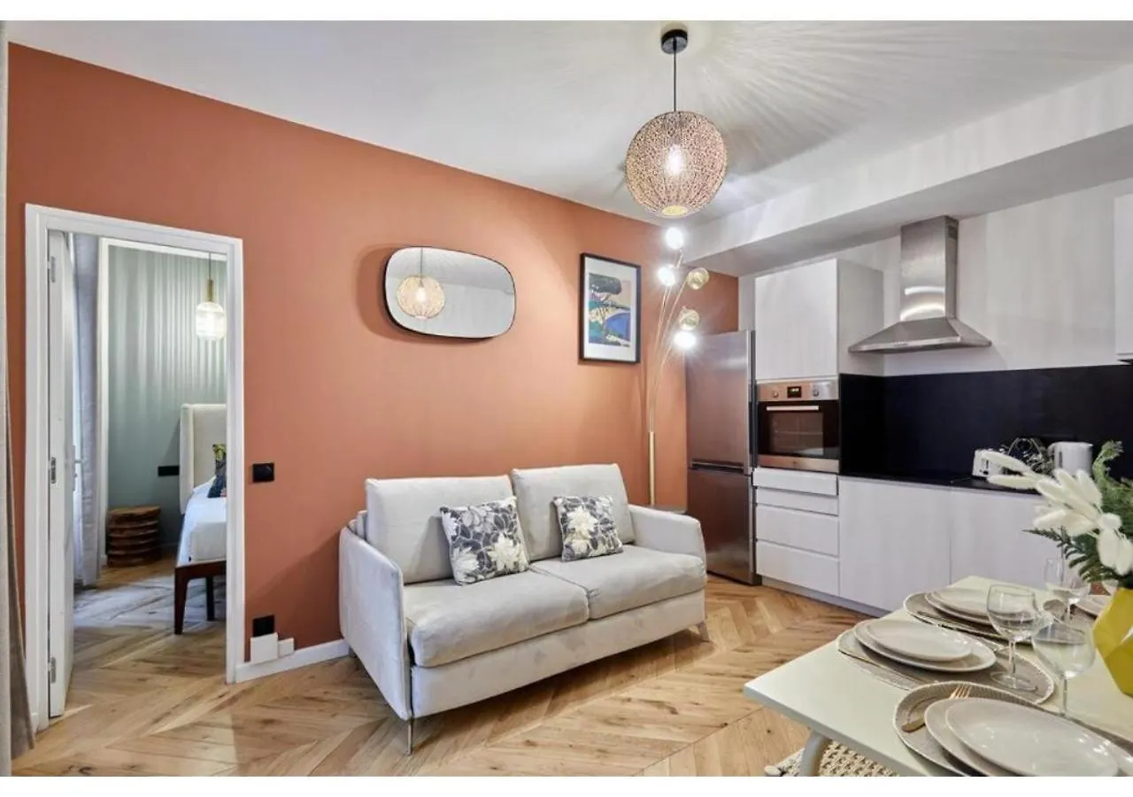 Apartment Montmartre By Studio Prestige Paris