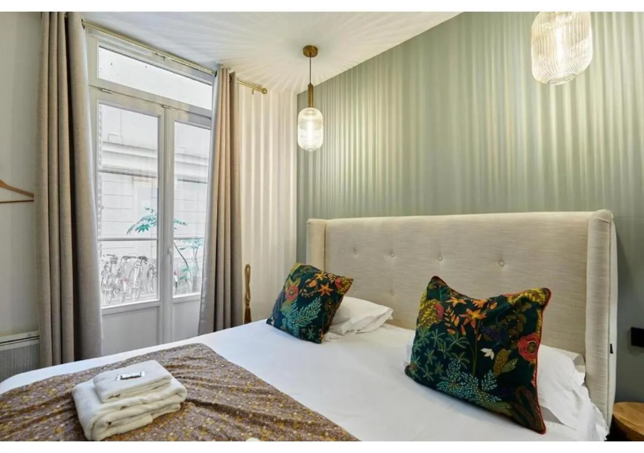 Apartment Montmartre By Studio Prestige Paris France
