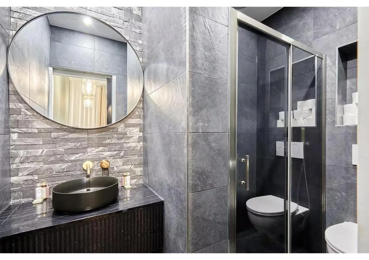 Apartment Montmartre By Studio Prestige Paris